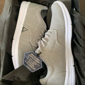 Travis Mathew Daily Knit in Sleet / Quiet Shade Size 11.5